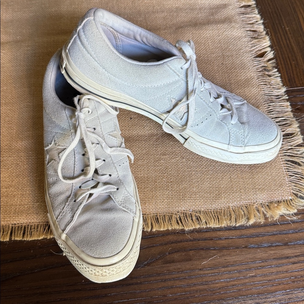 Converse One Star Low Top Sneakers